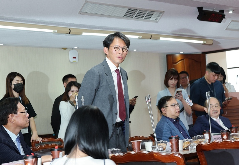 辦走讀遭內政部移送偵辦　黃國昌批綠忘記走街頭歷史