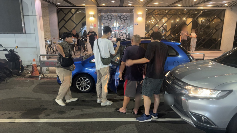 情侶爭執女趴引擎蓋阻離去 男踩油門輾斃遭收押