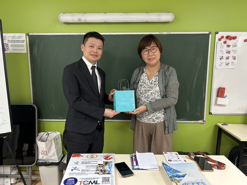 高雄副議長曾俊傑率團訪法　台式中文海外正夯