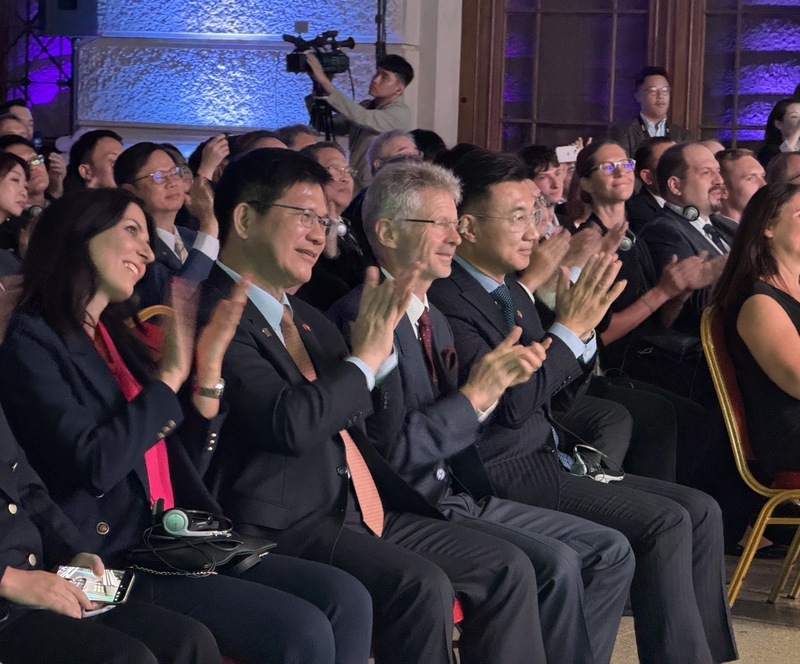 故宮捷克展揭幕 台捷政要齊聚共賞「翠玉白菜」