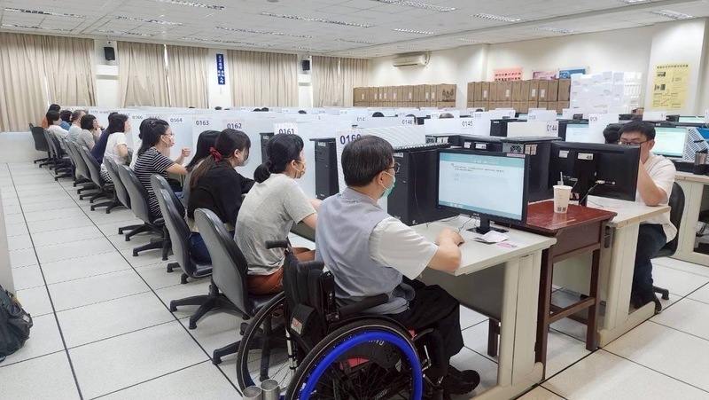 檔案管理人員首度開辦進階級考試 到考率95.5%