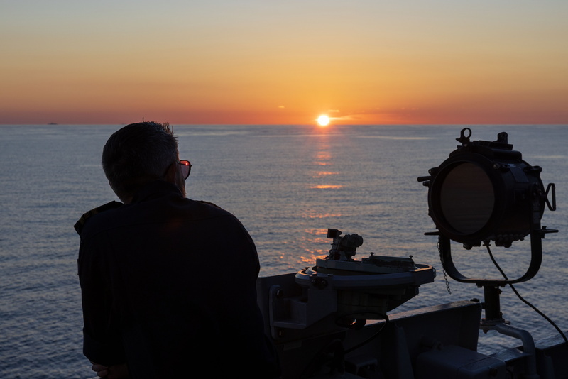 英航艦威爾斯親王號穿越南海　再訪新加坡