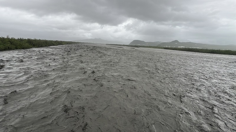 台東疑龍捲風颳倒指示牌　山區2天雨量破300毫米