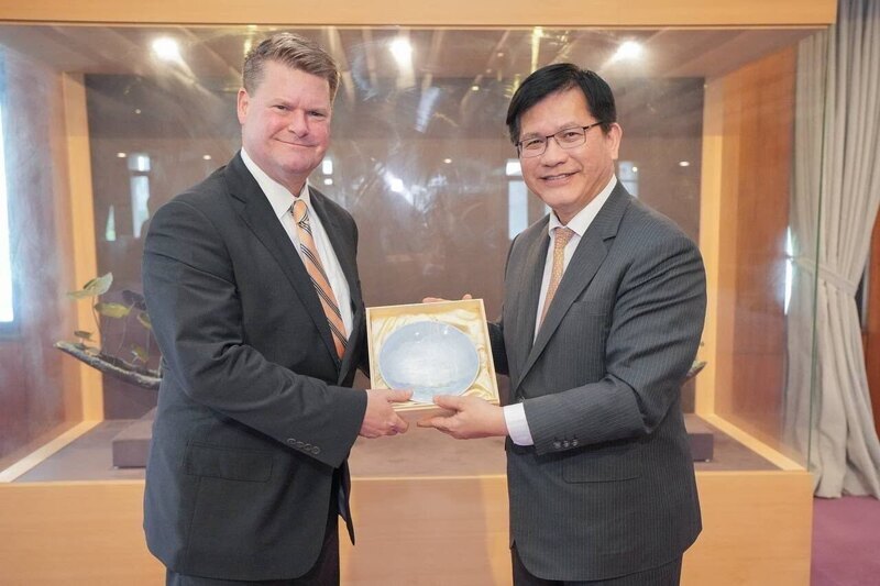 林佳龍歡迎美智庫訪團　強調台灣貢獻區域和平決心