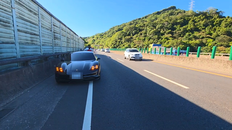 台62伸縮縫角鋼翹起釀25車爆胎　駕駛：提國賠