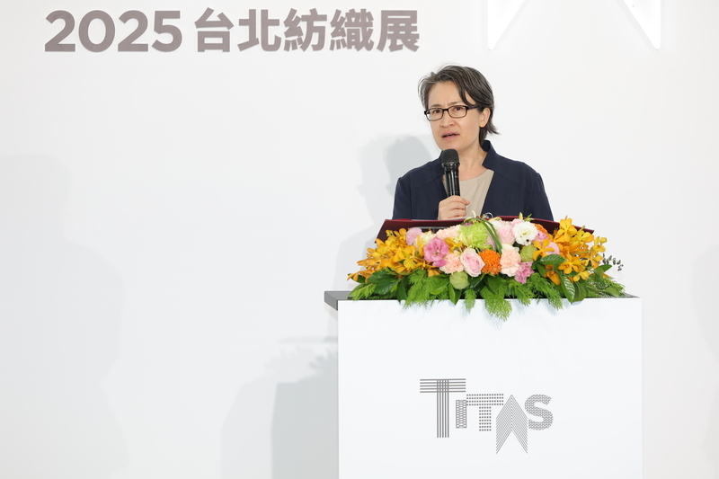 副總統：不會讓紡織業孤軍奮戰　助研發轉型拓新市場