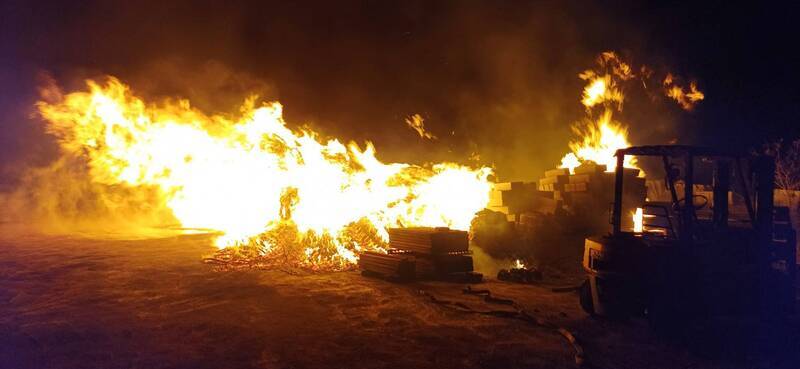 澎湖工地木棧板火警　灌救逾3小時撲滅