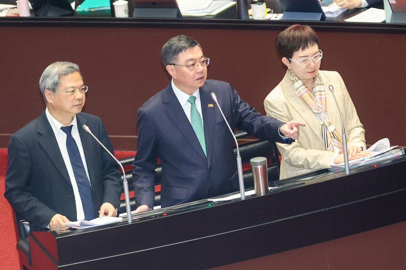 立委關切境外電商　卓榮泰要求限期落地納管否則下架