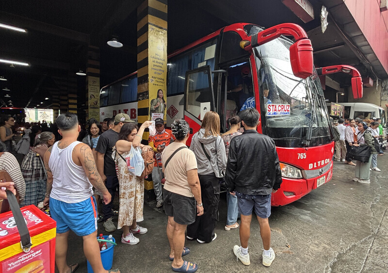 菲律賓迎掃墓長週末 返鄉潮湧現警方高度戒備