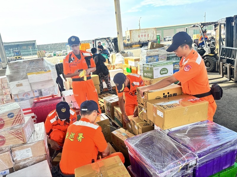 防範非洲豬瘟疫情擴散　海巡登新台馬輪拆檢郵包