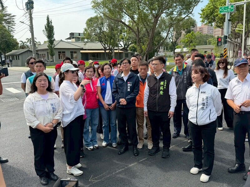 左營緯六路拓寬完工 陳其邁：由下而上眷村改建典範