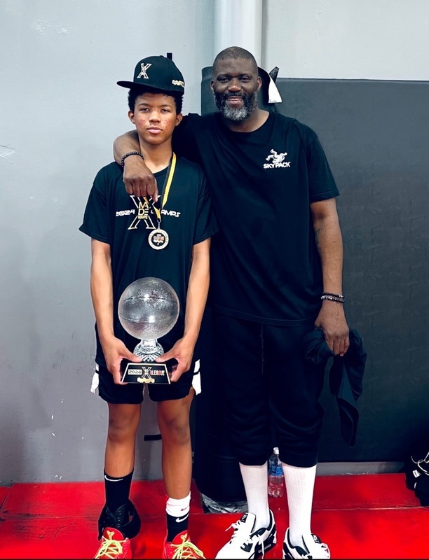 NBA灌籃王之子萊德四世 取得台灣護照中文名陳以傑