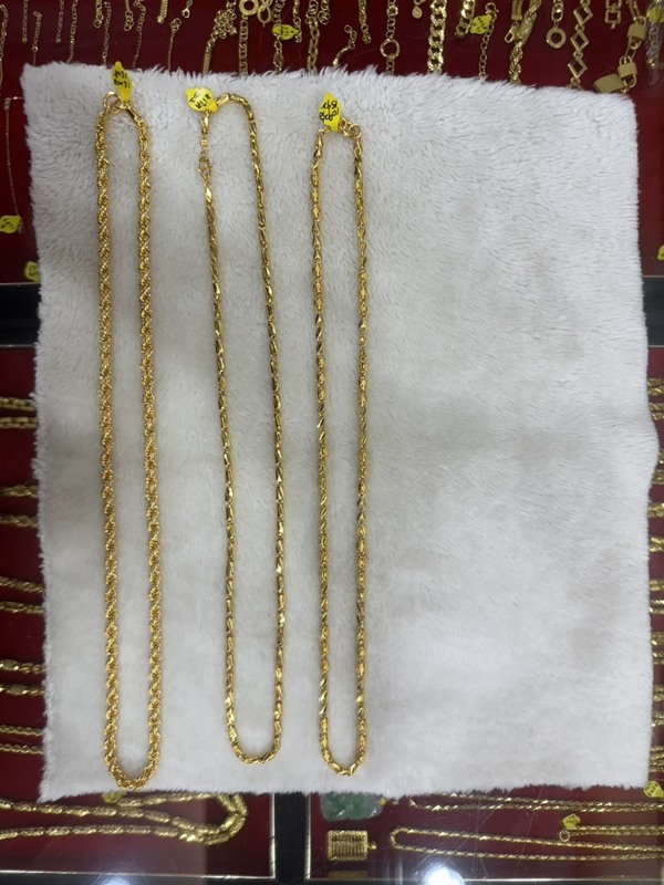 高雄男竊50萬銀樓金項鍊　剛逃出就遭巡邏員警壓制