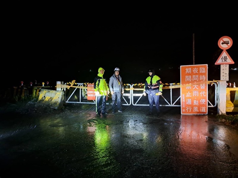 颱風鳳凰逼近 花蓮六十石山、高寮便道等預警封閉