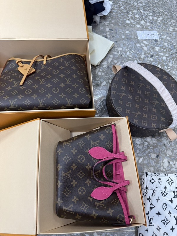 北市商家涉賣仿冒精品年入千萬　刑事局逮3女送辦