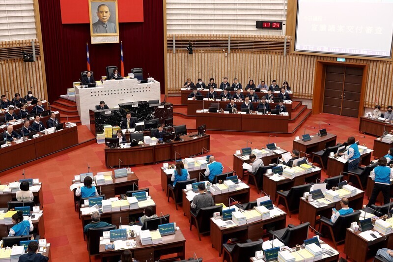 提前離席藍營不滿　陳其邁：尊重議會及議長裁示