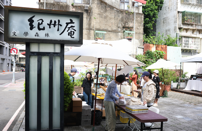 紀州庵推廣文學閱讀14年　封德屏盼成市民心靈避風港