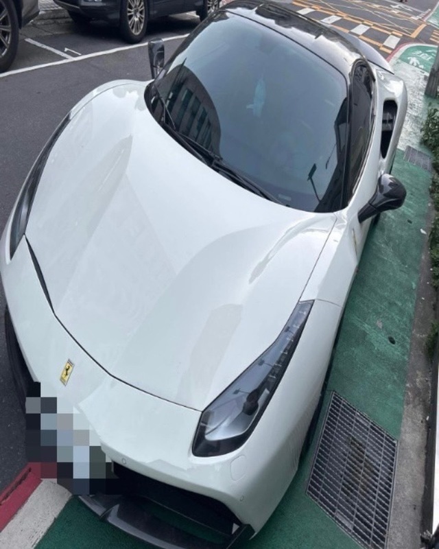 網紅疑不聽北市警勸導　涉開法拉利酒駕遭逮捕