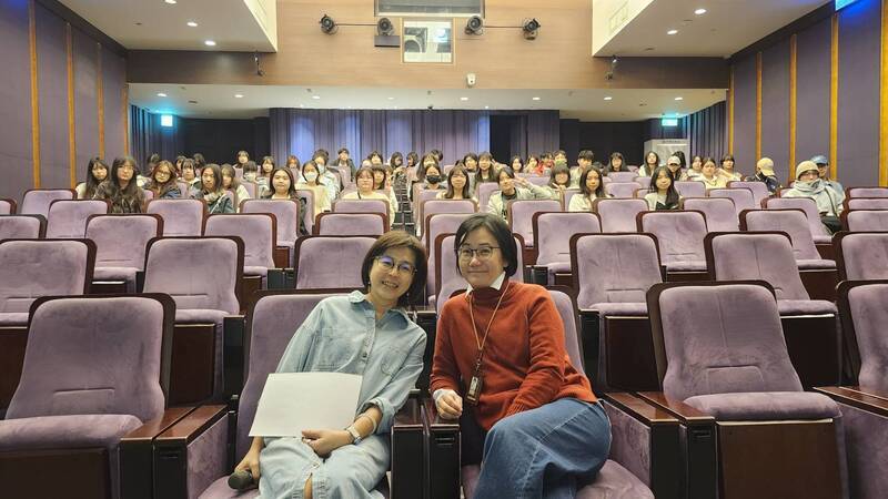 東吳通識中心偕故宮開課 沉浸館內文物深化美學涵養