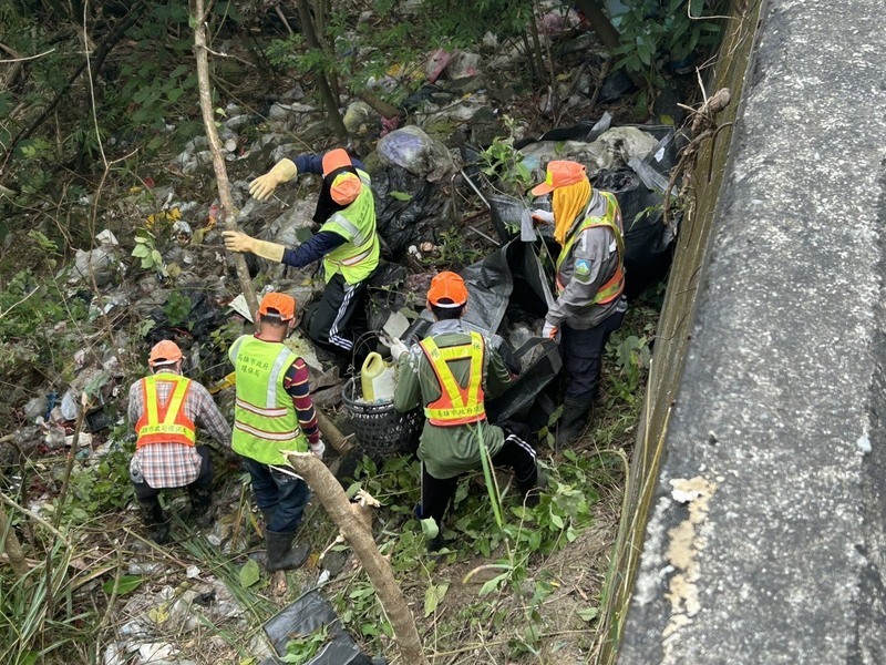 高市環保局籲髒亂點地主勿僥倖　代為清除仍將求償