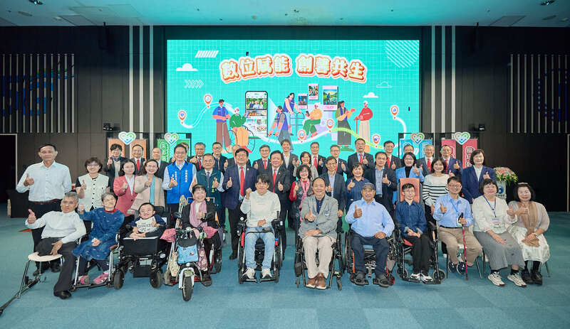 中華電關懷弱勢　發表共創AI畫作