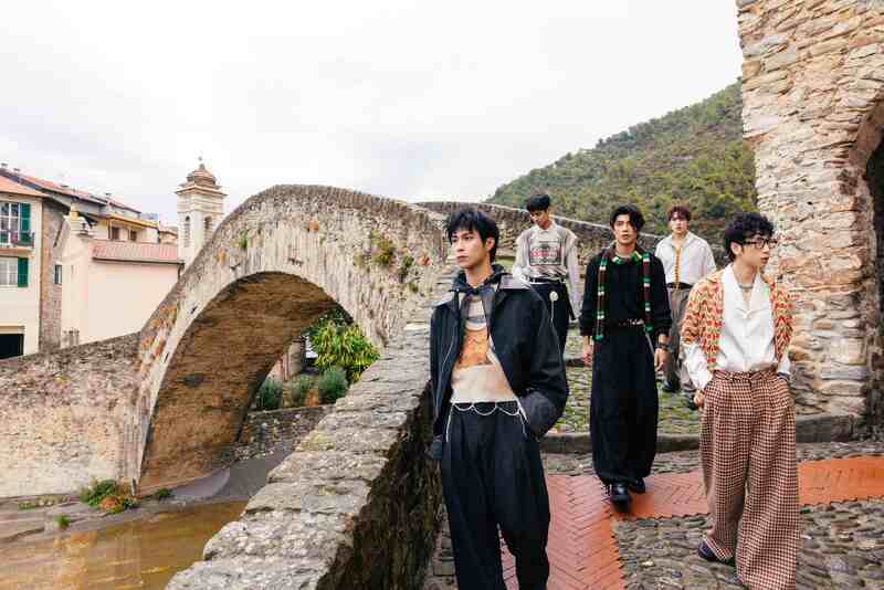 男團FEniX赴南法拍MV　拍攝封面遇雨天卻有小確幸