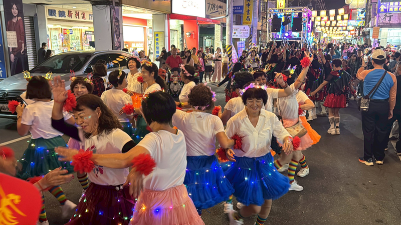 彰化田中員林耶誕點燈踩街　親子同樂熱鬧無比