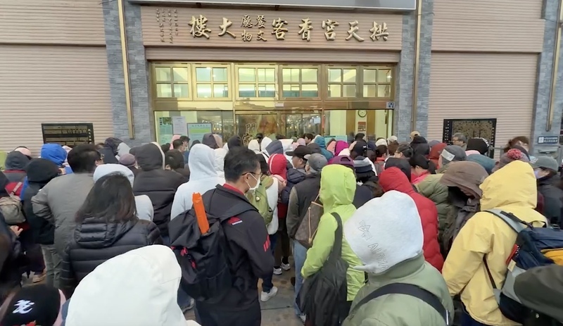 求平安　白沙屯拱天宮「拜斗」吸引千人登記