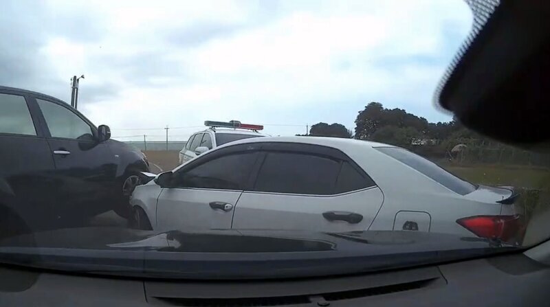 通緝犯駕車拒捕欲衝撞警車　雲林警對空開10槍壓制