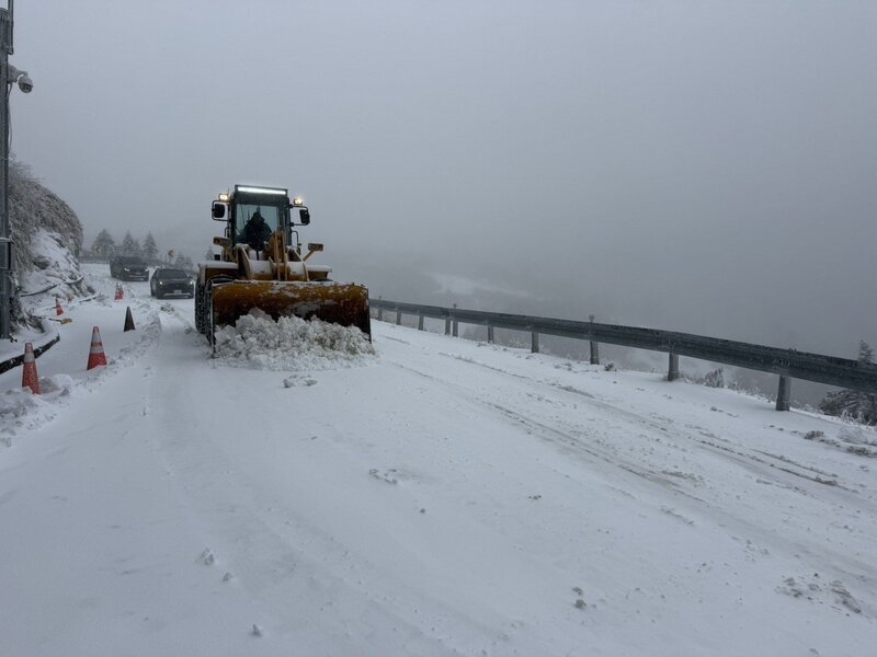 合歡山降雪　台14甲線部分路段下午4時預警封閉