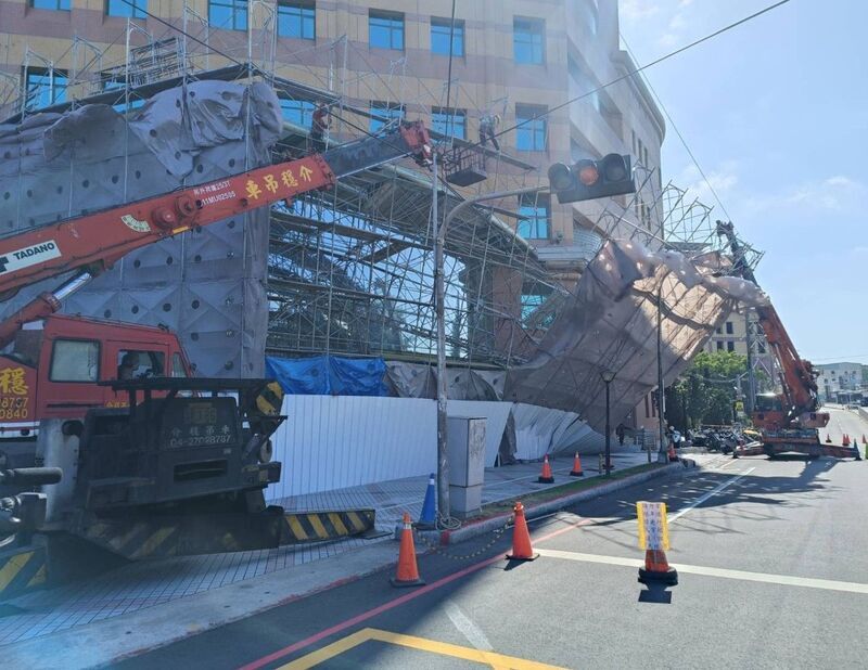 台中榮總工地施工架倒塌 市府勒令停工限期改善