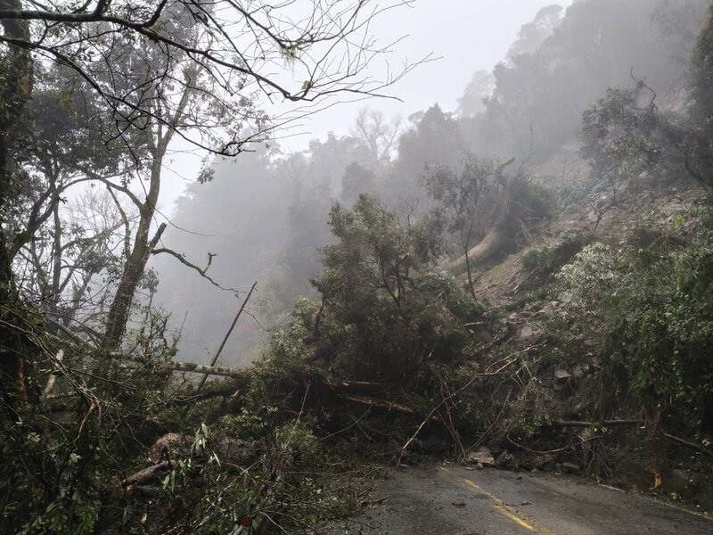 台7甲中橫宜蘭支線米摩登段坍方　封路管制