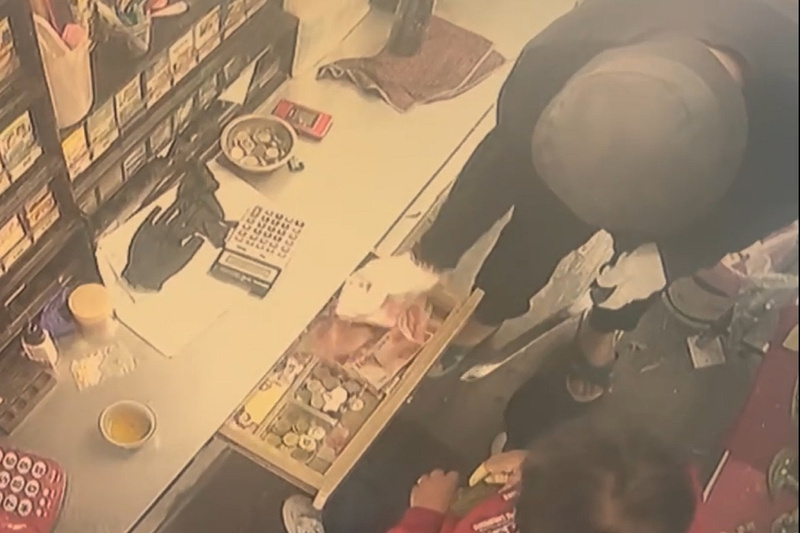 台南蒙面人持刀搶檳榔攤　得手萬餘元逃逸遭逮