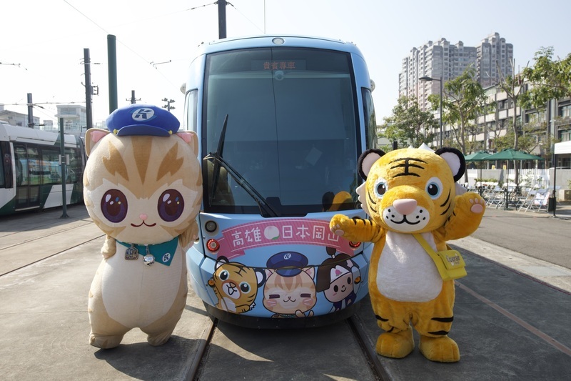 高雄彩繪輕軌列車啟動　行銷台日雙向遊程