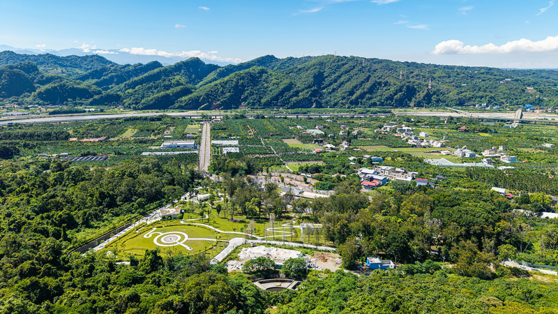 南投九九峰氦氣球樂園試營運　縣民預約免費入園