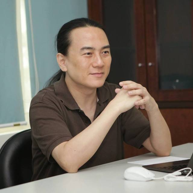 翟本喬常針砭時事。翻攝自臉書。