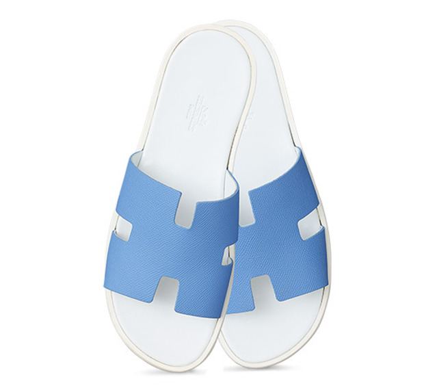 愛馬仕推出新款男拖，被網友笑說像台灣藍白拖(翻攝Hermès官網)