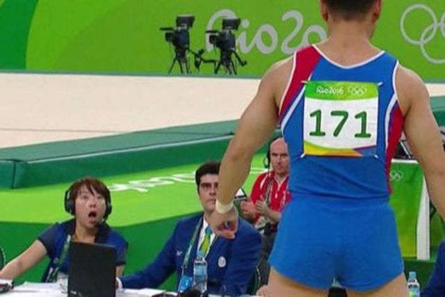 李世光的表現，連場邊裁判看了都驚訝。翻自《鏡報》