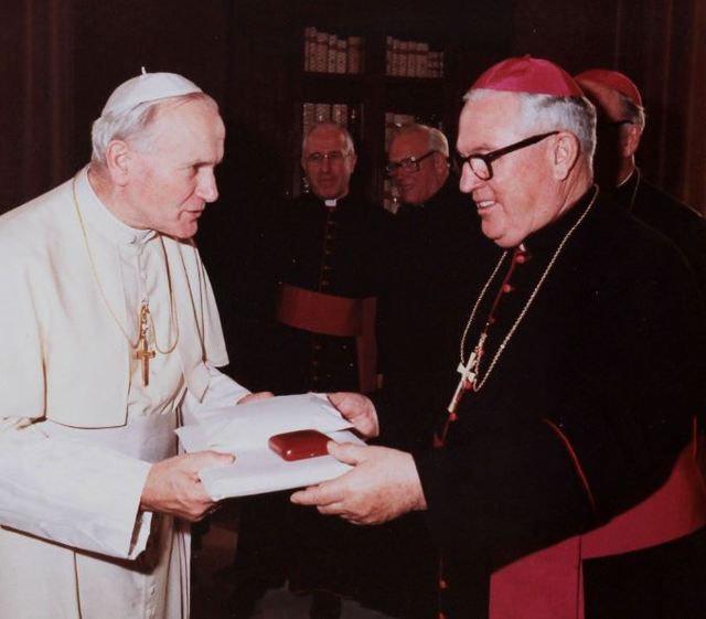 與教宗聖若望保祿二世合影.