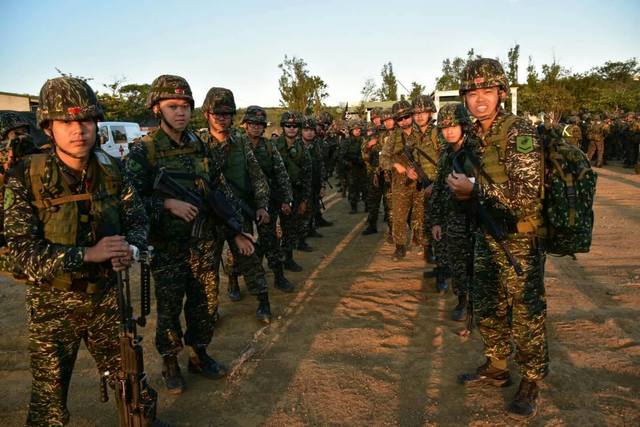 海軍陸戰隊員都有信心完成長行軍。翻攝自臉書。