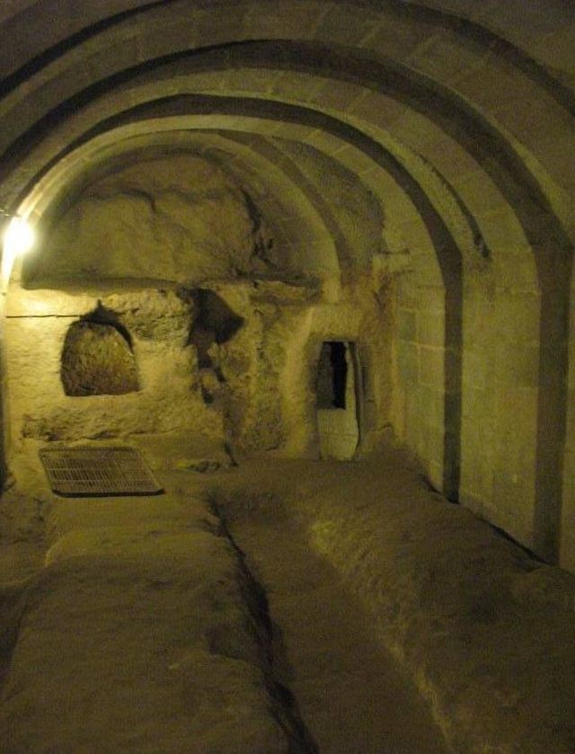 60公尺的密道，有18層之多。