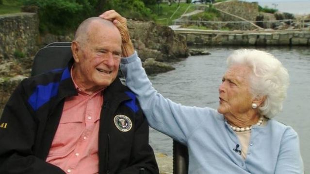 1月6日老布希與芭芭拉歡度結婚72周年的紀念日.（翻攝politico網站）