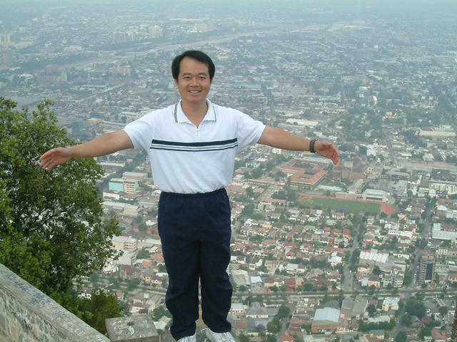 宴會主人、駐檀香山台北經濟文化辦事處的處長周民淦