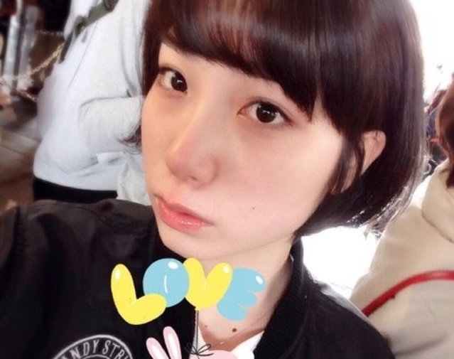 日本女星富田真由遭砍後，臉部表情無法控制，演藝路夢碎。翻攝自IG。