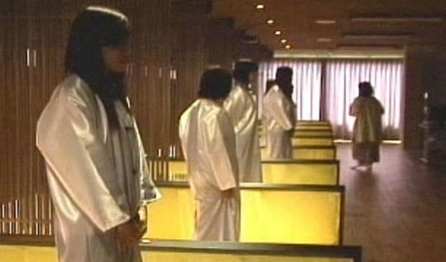 台灣早在7年前，苗栗仁德醫專，就開了一堂體驗「死亡」課程。翻攝畫面。