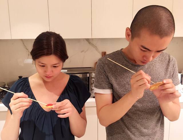 陳妍希和陳曉平日感情恩愛，但近日卻傳出兩人聚少離多。翻攝自臉書。