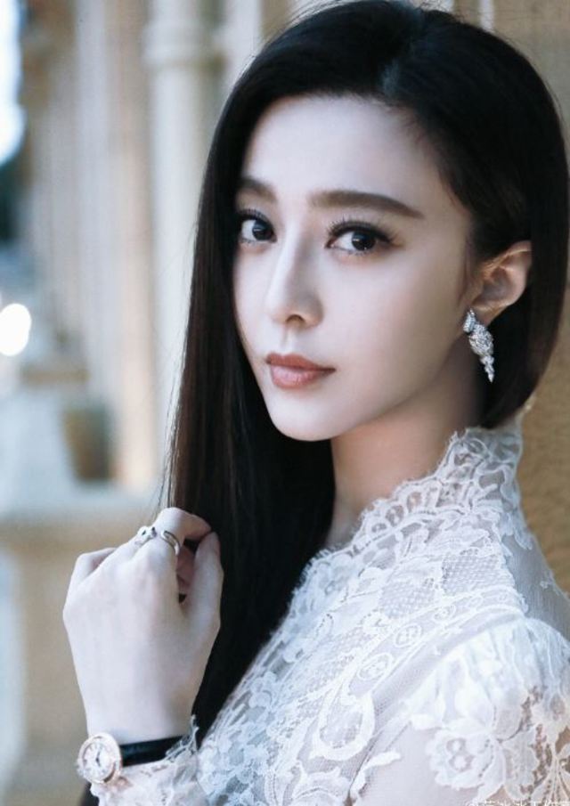 范冰冰不只是會賺，對員工也超好。(翻攝范冰冰微博)