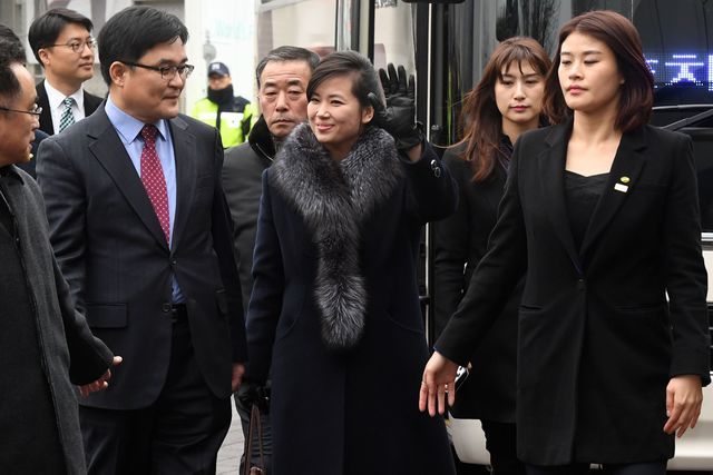 玄松月被重重護衛(翻攝法新社)