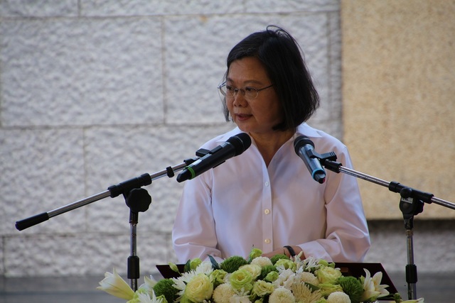 總統蔡英文親臨人權館白恐綠島紀念園區主持揭牌儀式，感念受難者的犧牲奉獻