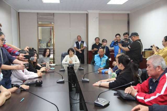 自救會不滿台鐵都不主動關心。(台東縣政府提供)